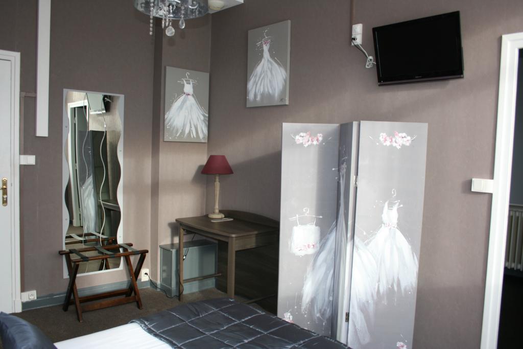 Hostellerie De La Quenoeuille ماركيز الغرفة الصورة